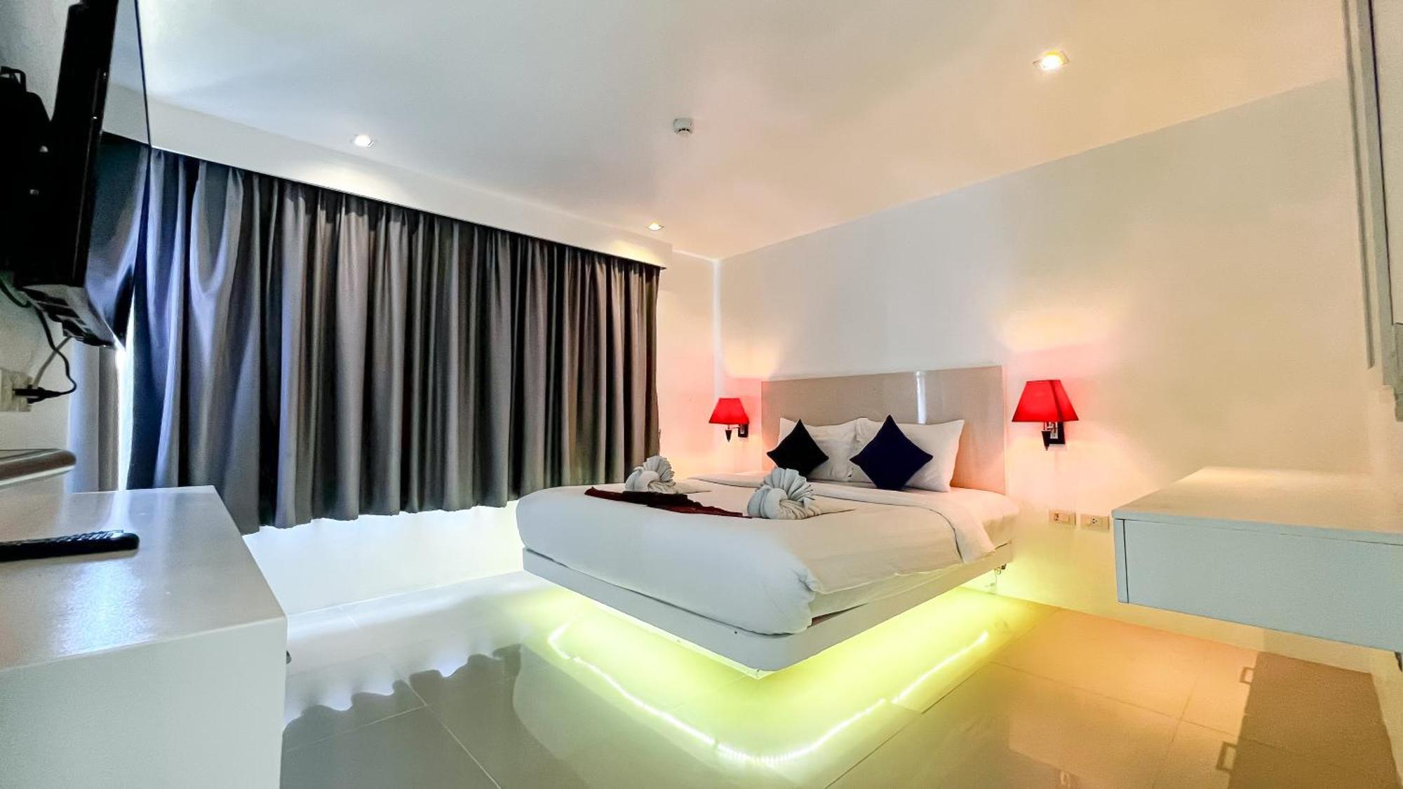 Grand Sunset Hotel Phuket Karon Ngoại thất bức ảnh